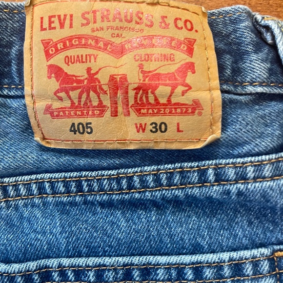 Levi 405 Jean shorts size 30 - Picture 3 of 6